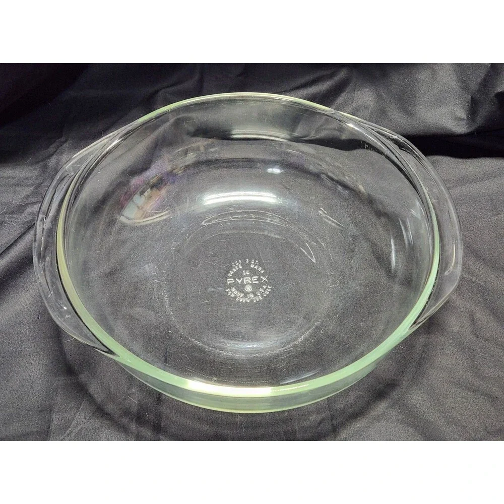 Vtg PYREX 3 Qt (026) Clear Round Glass Casserole with Lid w/Silver Metal Holder